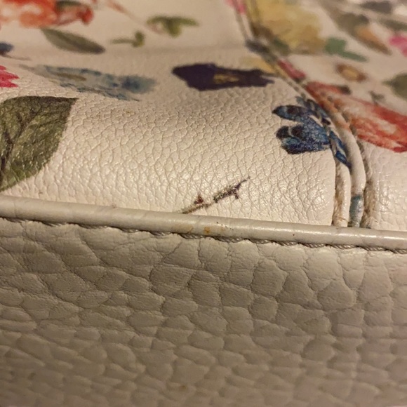 Jessica Simpson floral purse. Great for spring and summer. 12”x8”x3.5” - Picture 15 of 15